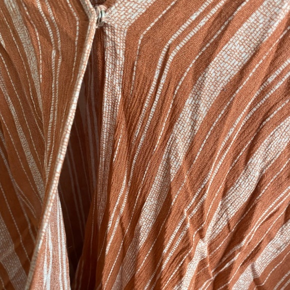 💥Millibon Striped V-Neck Women's Top M - Picture 6 of 8